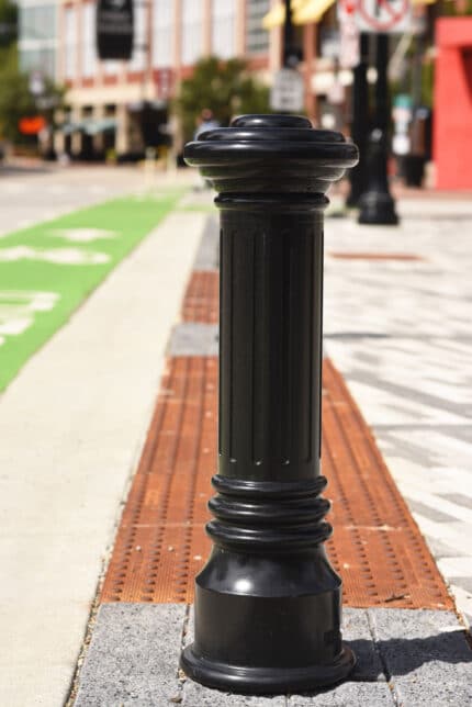 R-7591 decorative cast iron bollard