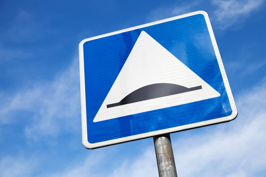 Speed hump road sign